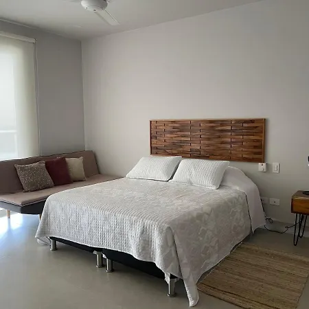 Seaside Retreat: Beachfront Comfort Near Historic Center Apartment Cartagena